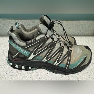 Women’s Salomon hiking shoes